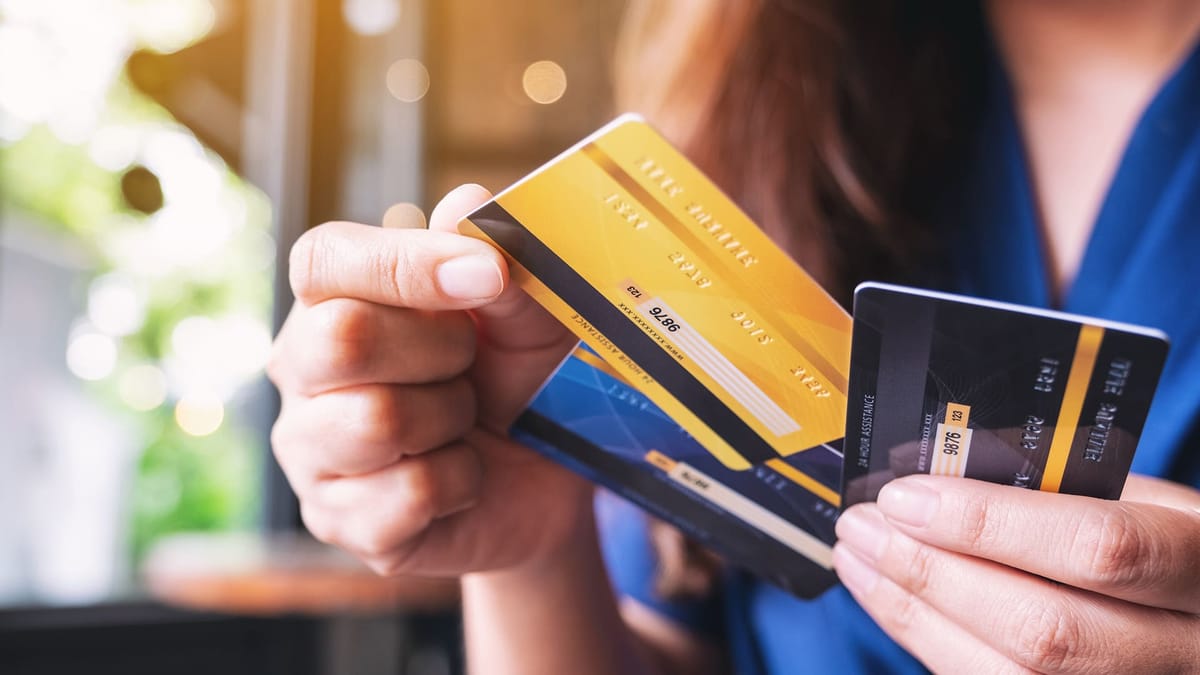 Die perfekte Kreditkarte für deinen Urlaub – N26 vs. American Express Gold im Vergleich
